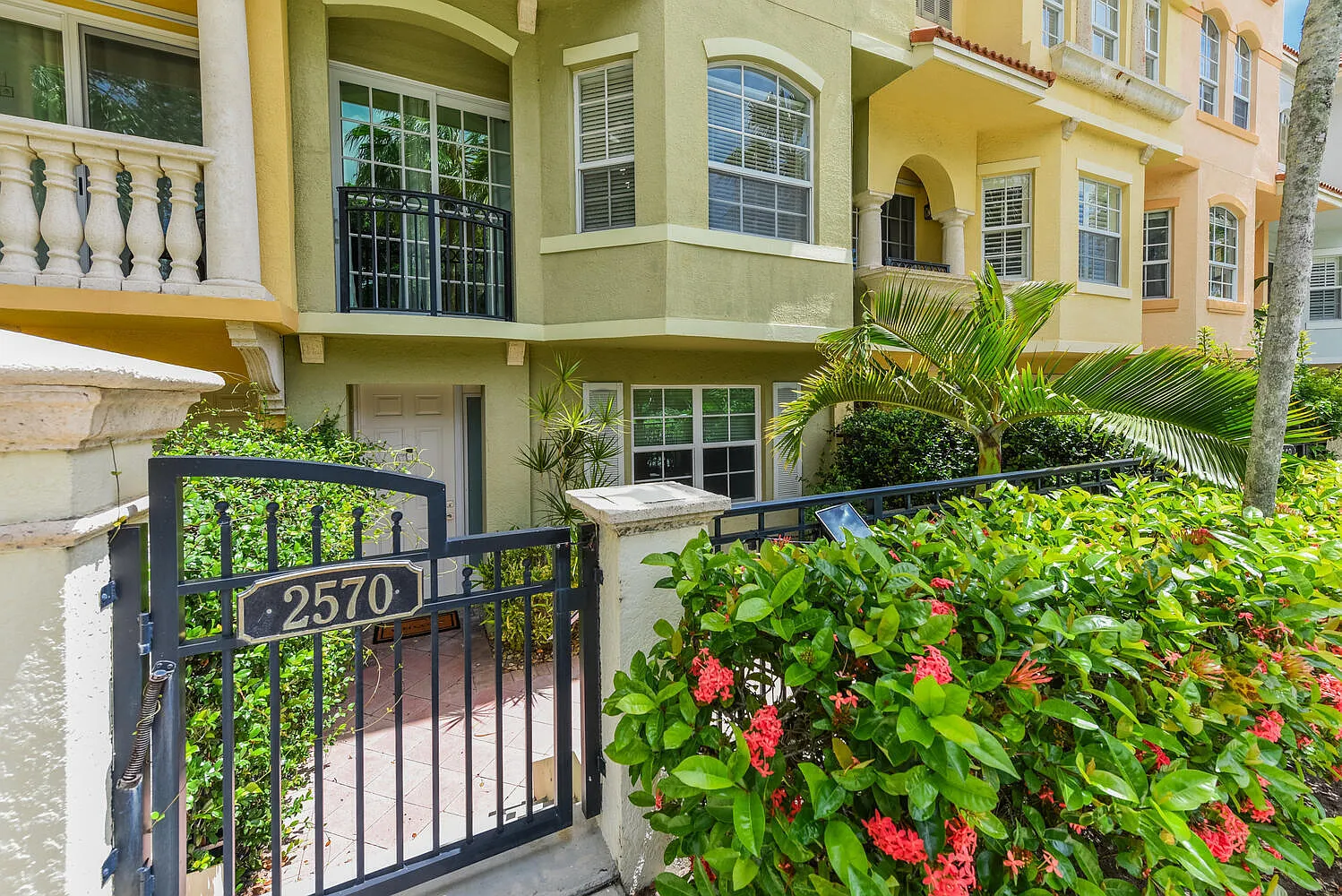 2 bed, 3.5 bath, 2096 sqft, $6,000 — Photo 2