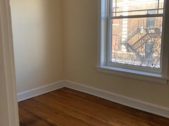 3rd image of 3056 N Greenview Ave #3JJ