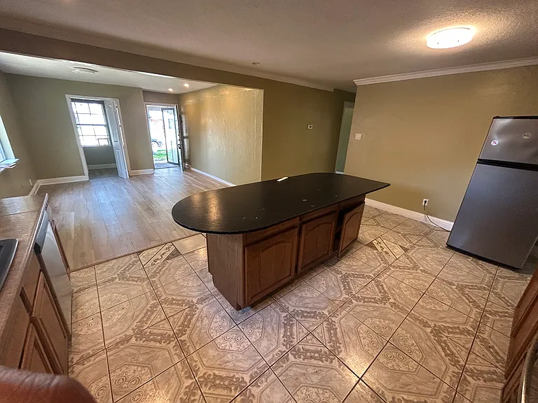 402 Nickens Rd — Photo 3