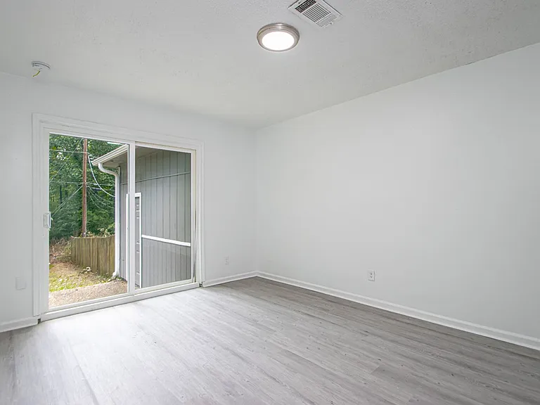 615 Mimi Ln — Photo 17