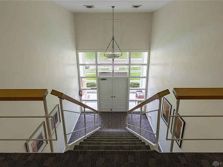 3401 Southdale Dr #5 — Photo 2