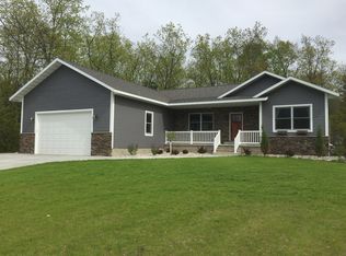 7670 Tipperary Rd, Gladstone, MI 49837