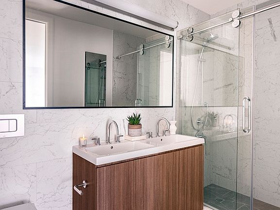 5th image of 220 E 72nd St #19G1