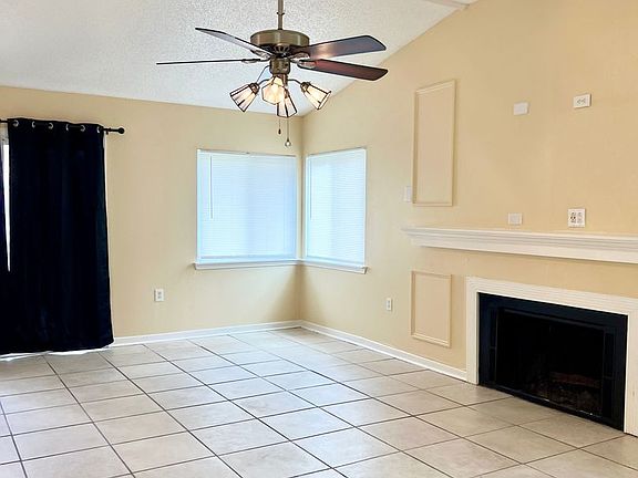 4th image of 6818 Hillside Blf