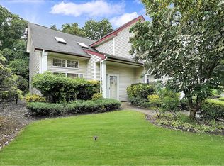 3 Balmoral Ct, Middle Island, NY 11953