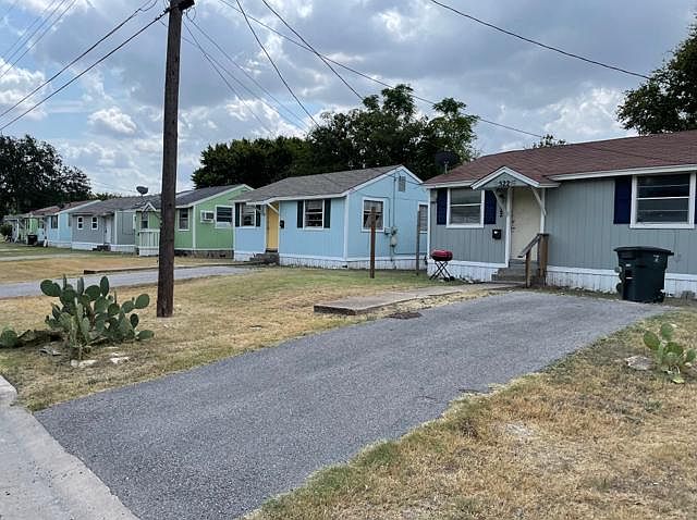 1st image of 604 Little Ave