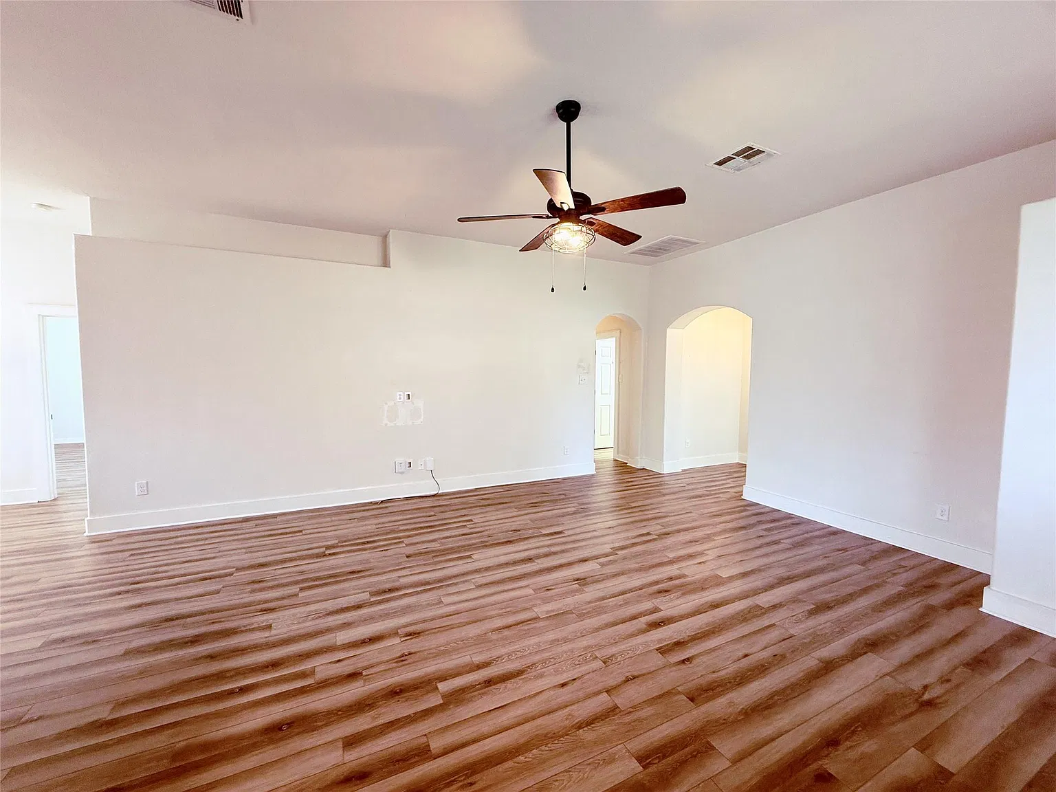 4 bed, 2.0 bath, 1752 sqft, $1,950 — Photo 4