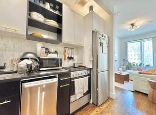 194 Scholes St #3F, Brooklyn, NY 11206