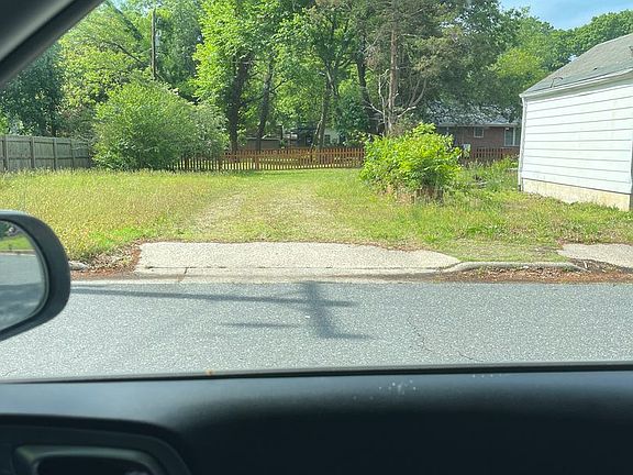 2nd image of 1037 S Josephine Boyd St