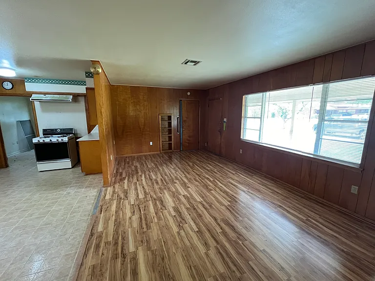 712 N Penelope St — Photo 2