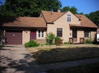 2027 Colorado Ave, Rockford, IL