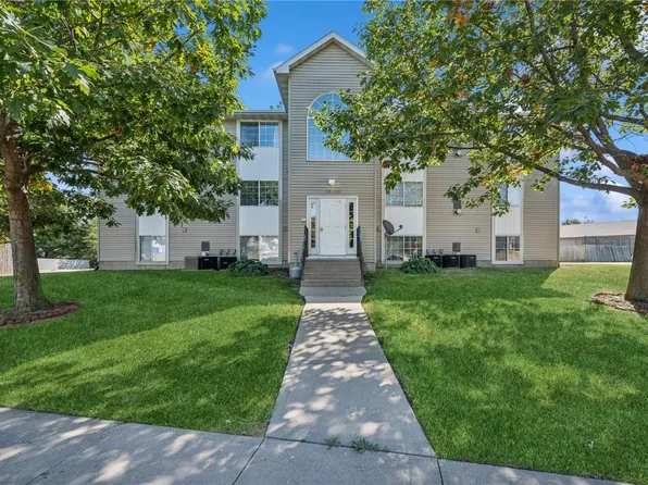 156 Elm Ridge Dr, North Liberty, IA 52317