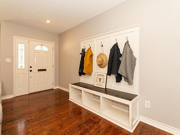 4th image of 5790 Hooks Ave