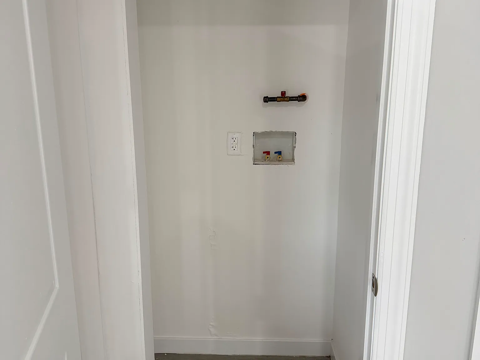1 bed, $1,718 — Photo 4