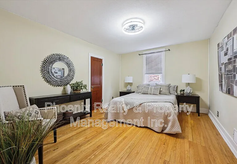 211 E Geneseo St — Photo 13