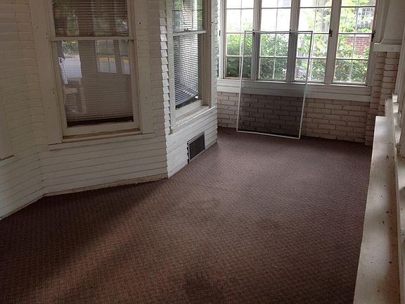 3rd image of 416 W Stadium Ave