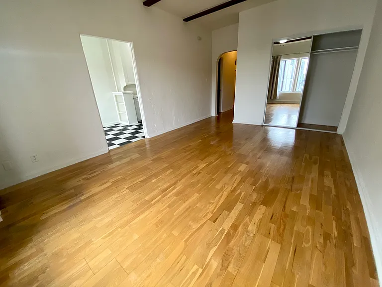 Franklin Place Lofts — Photo 15
