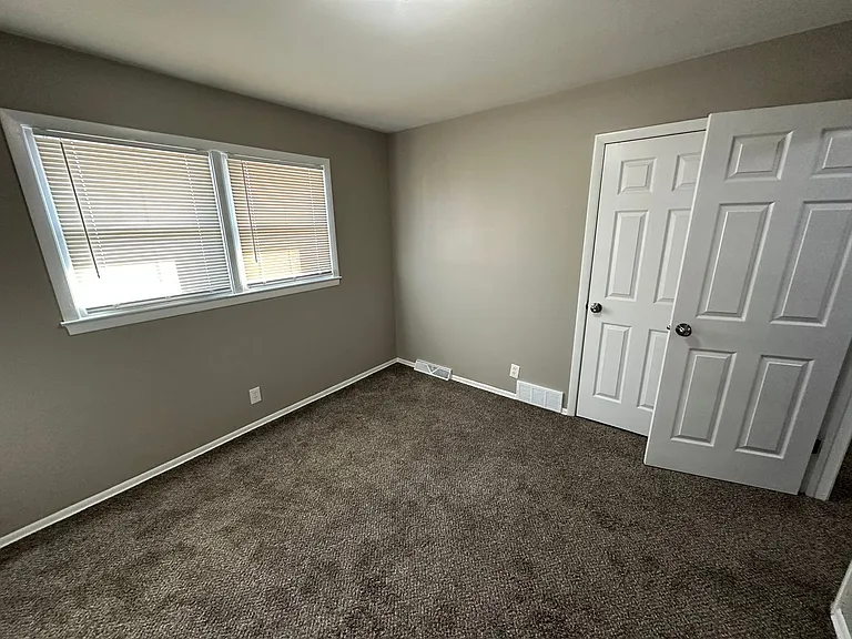 2018-2020 S Grand Ave. (Duplex) — Photo 9