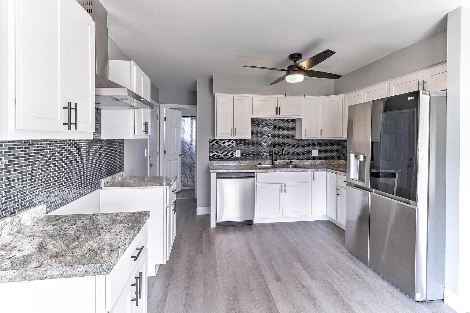 2461 Azelda St photo 1