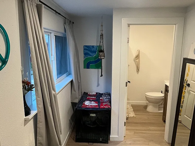 Ensuite bathroom + natural light in bedroom via window