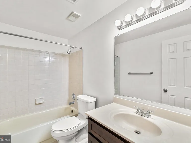 16812 Winston Ln — Photo 23