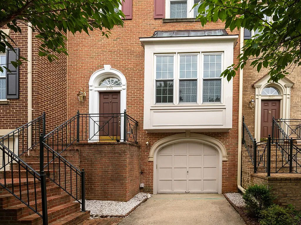 3 bed, 3.5 bath, 1858 sqft, $3,850 — Photo 1