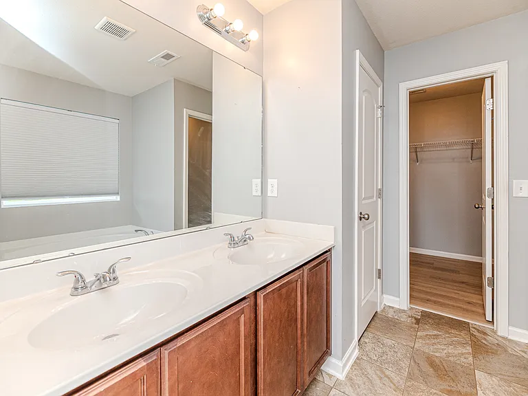 2441 Westgate Dr — Photo 16