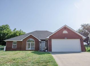 511 Fountain Hills Dr, Warrensburg, MO 64093