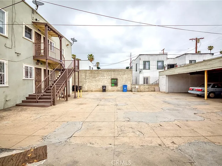 1308 1/2 S Van Ness Ave — Photo 22