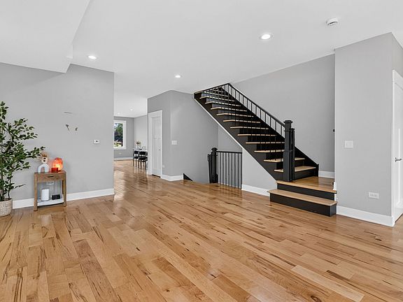 5th image of 302 S 7th Ave