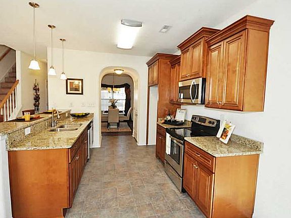 4th image of 1300 Lilac Ave