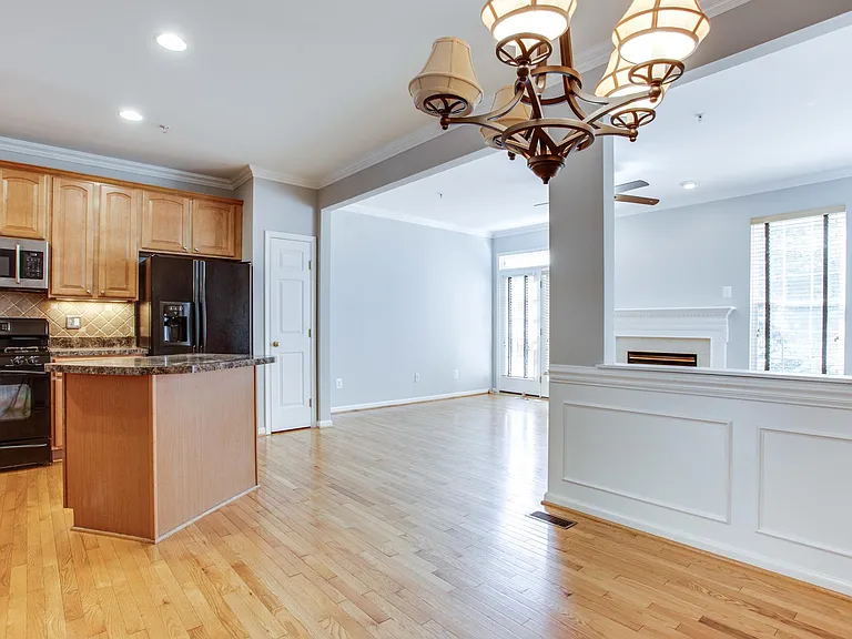 10410 Damascus Park Ln — Photo 14
