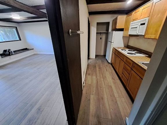 3rd image of 1427 May Ave #2