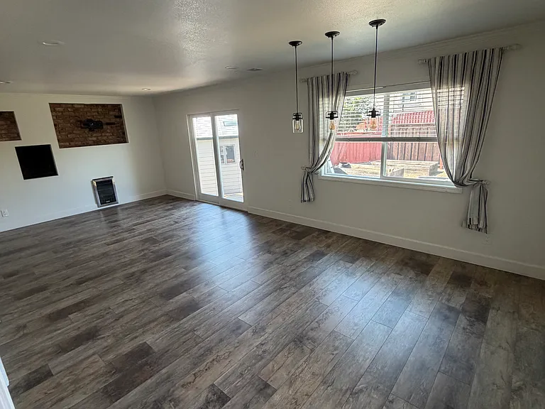 16944 Los Reyes Ave — Photo 10