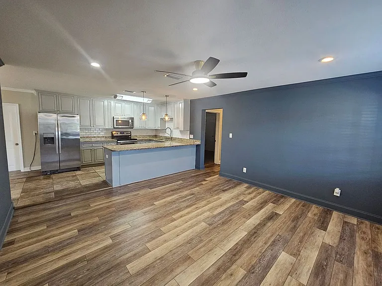 106 N Macarthur Ave — Photo 3