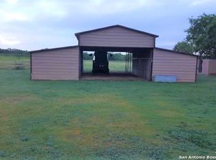 525 Dry Hollow Rd, La Vernia, TX 78121
