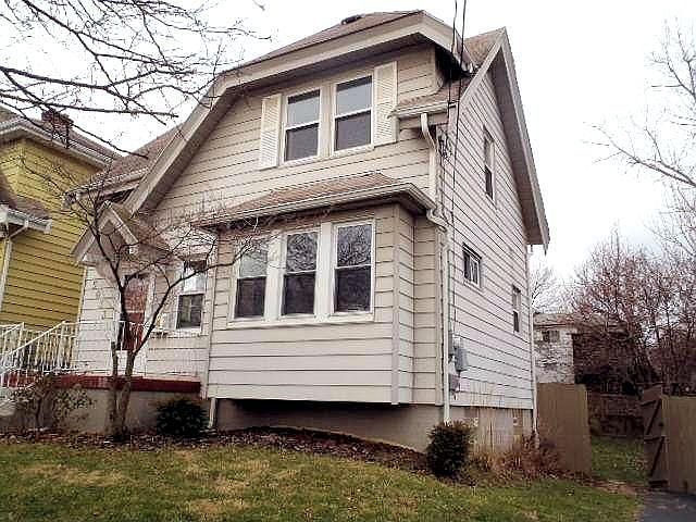 2nd image of 5633 Alvina Ave