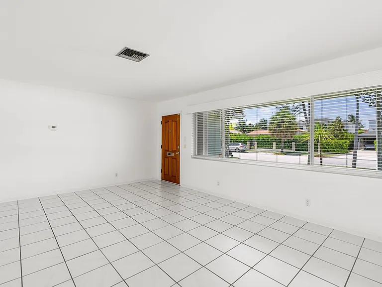 360 Palmetto St — Photo 10