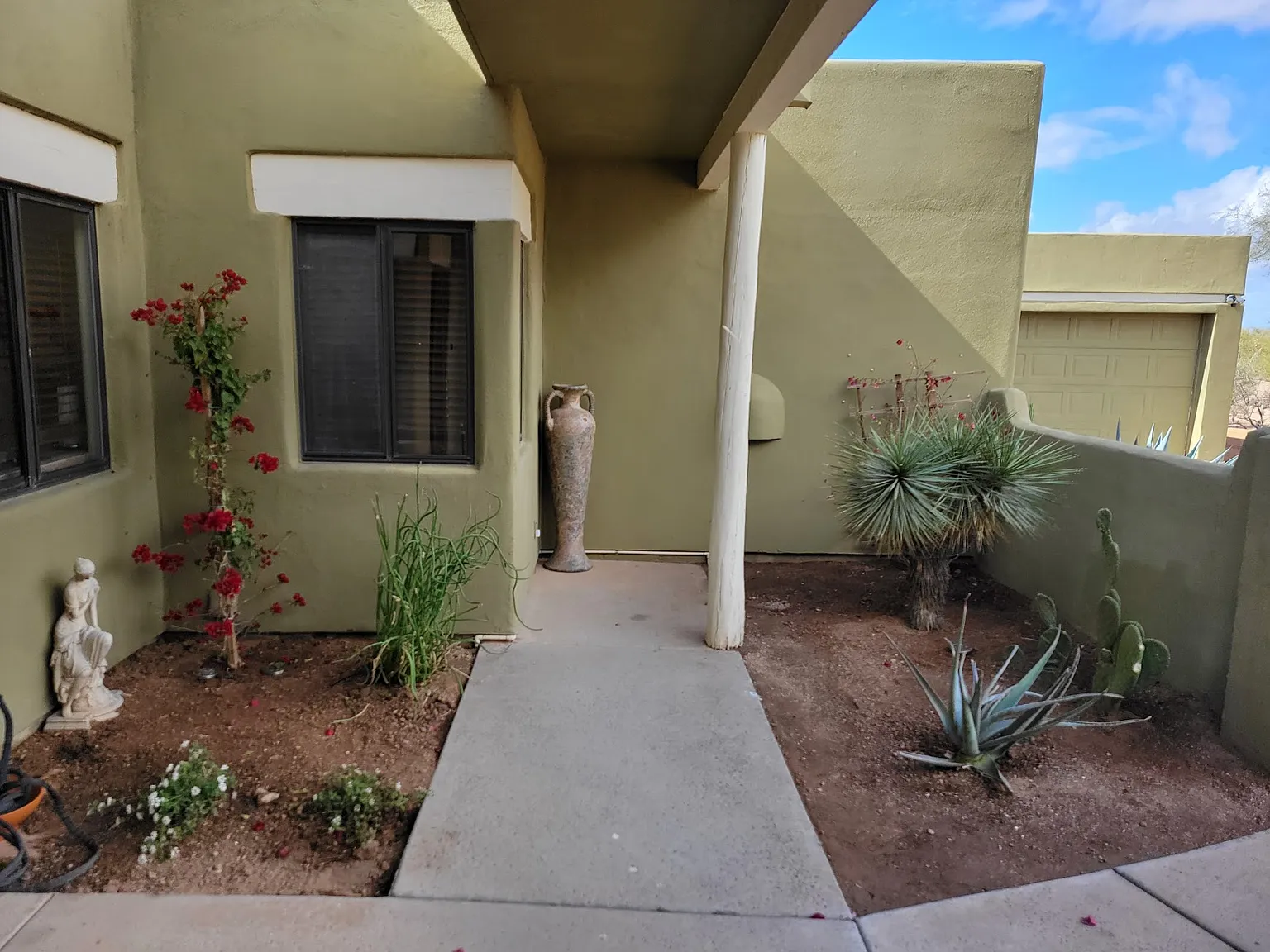 4 bed, 2800 sqft, $3,000 — Photo 2