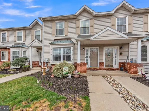 10 Red Tail Ct, Royersford, PA 19468