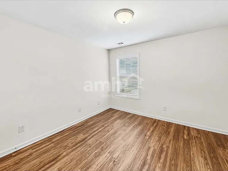 131 Village Dr — Photo 14