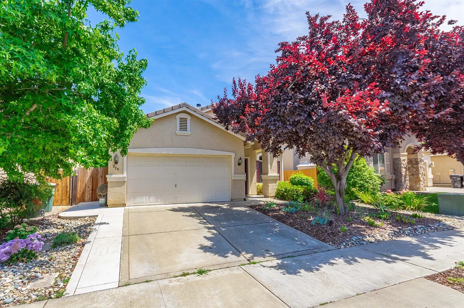 328 Wildflower Dr photo 1