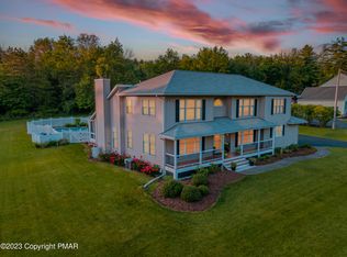 121 Stoneleigh Dr, East Stroudsburg, PA