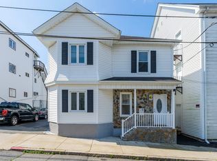17 Downing St, Fall River, MA 02723