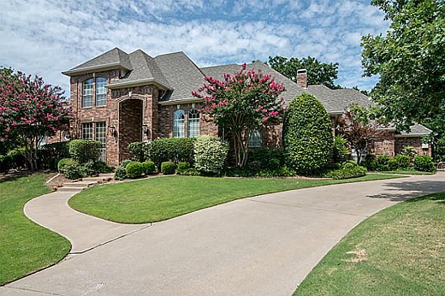 1st image of 400 Valverde Ct