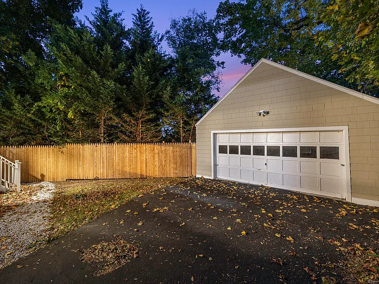 46 Puritan Ln — Photo 21