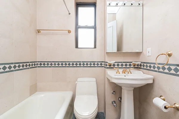 Rented by Waldstar Real Estate LLC | media 40