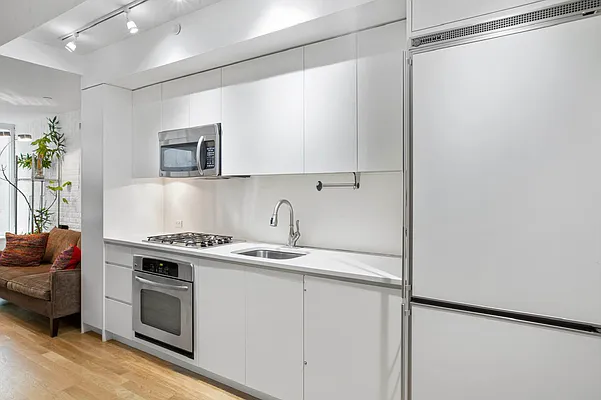 Sold by Level Group | media 4