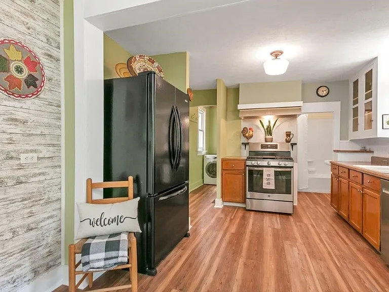 1800 Poyntz Ave — Photo 26