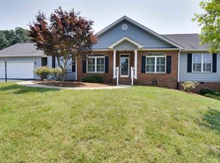 81 Fairfield Dr, Staunton, VA 24401